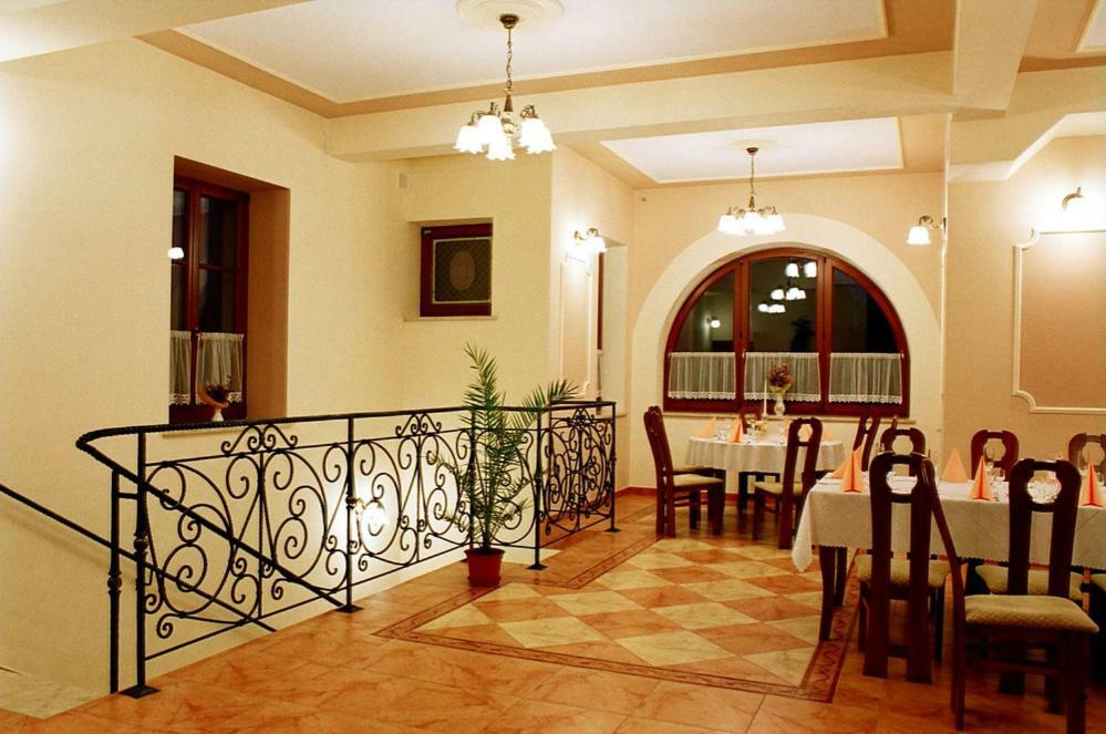 Pensjonat Czardasz قلعة نيدزيكا المظهر الخارجي الصورة